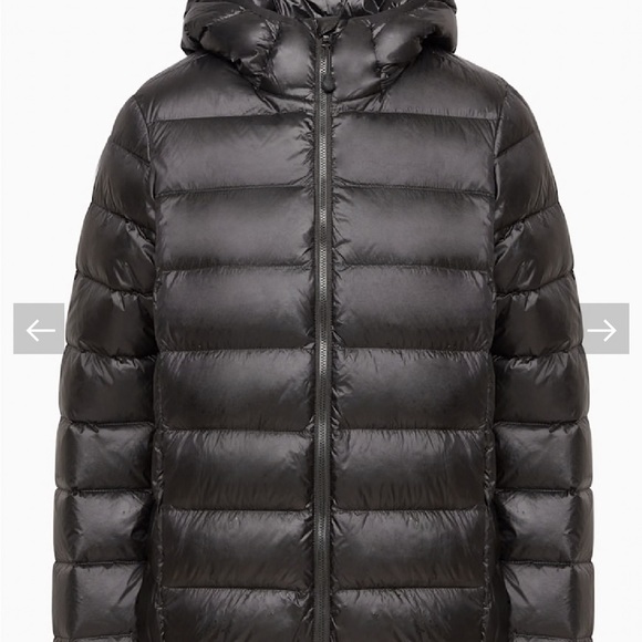 Aritzia Black little puff - Picture 3 of 8